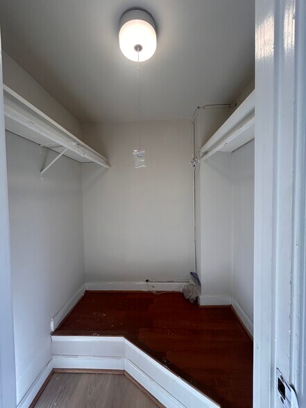 Building Photo - 4923 Americana Dr