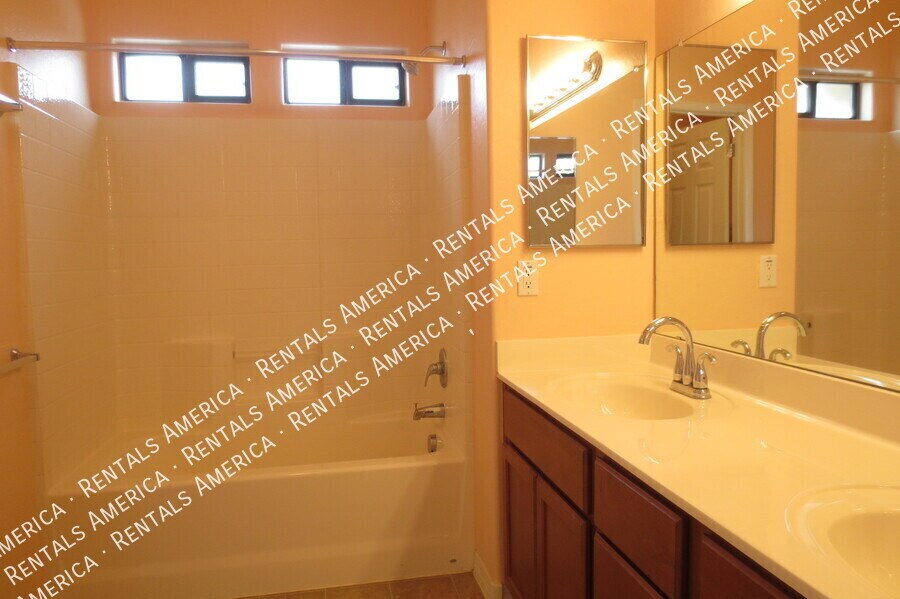 Building Photo - 16245 N 30th Pl