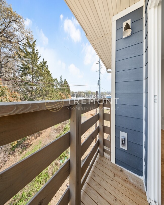 Building Photo - 1215 J Andrews Pl