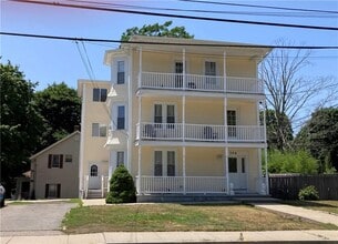 Building Photo - 394 Great Rd