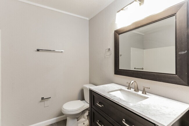 Building Photo - Convenient Duncanville 3-Bedroom Home