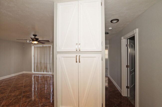 Building Photo - $1,295 Monthly Lease Payment!