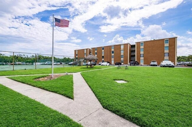 Building Photo - 12760 Indian Rocks Rd