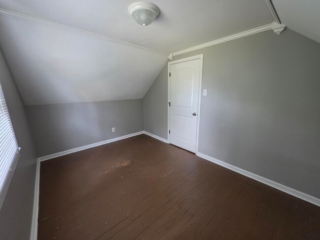 Building Photo - 1038 Kees Rd