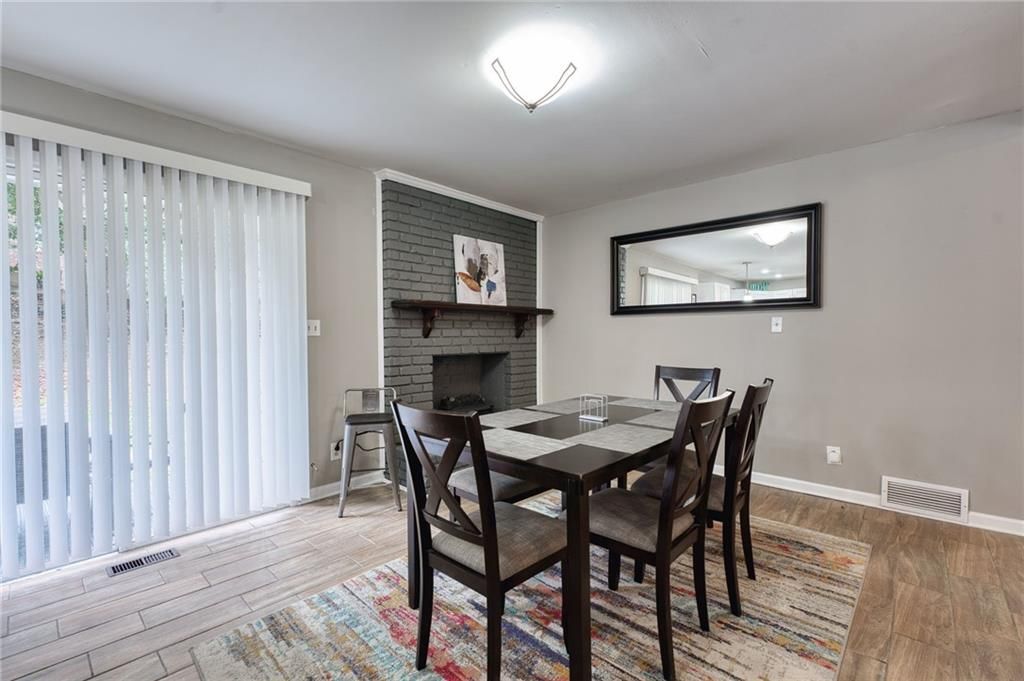 Building Photo - 2418 Brookdale Dr NE