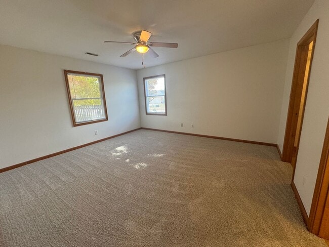 Building Photo - 3 Bedroom, 2 Bath New Rental Alert in Chat...