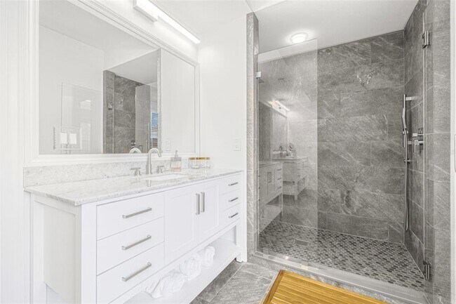 Building Photo - 313 Inner Harbour Cir