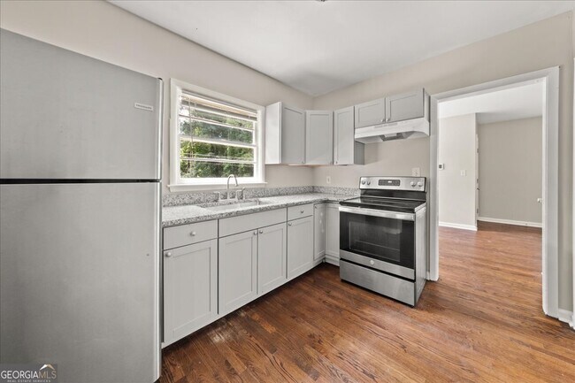 Building Photo - 1935 Handley Ave SW