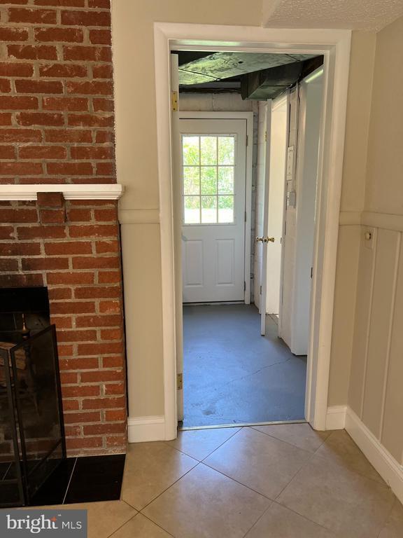 Building Photo - 4616 Willow Run Dr
