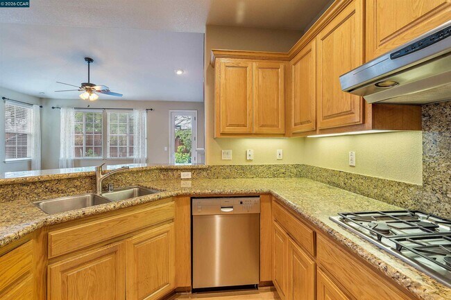 Building Photo - 350 Caroni St