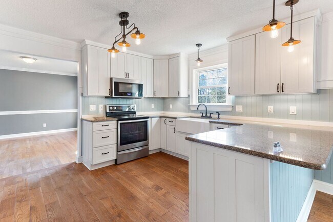 Building Photo - Beautiful 4 Bed 3.5 Bath Home on 20 Acres