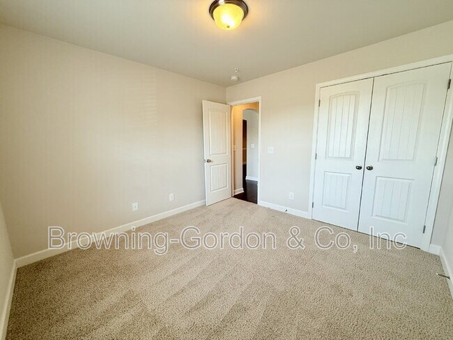 Building Photo - 1040 Charlie Daniels Pkwy