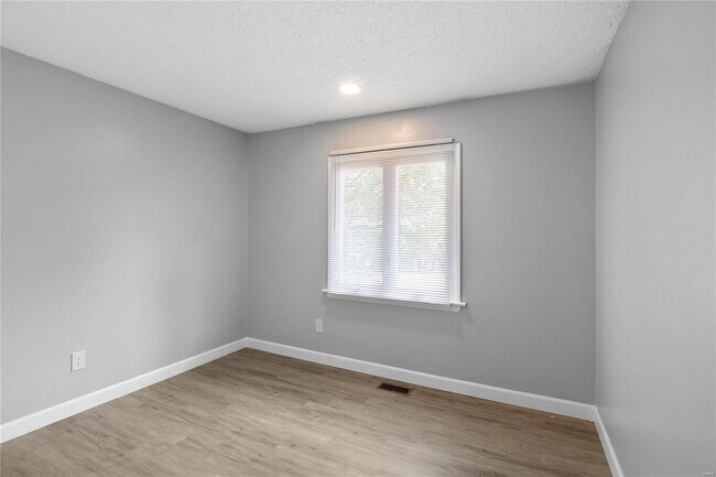 Building Photo - 836 Country Stone Dr