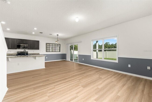 Building Photo - 8008 SW 62nd Ct