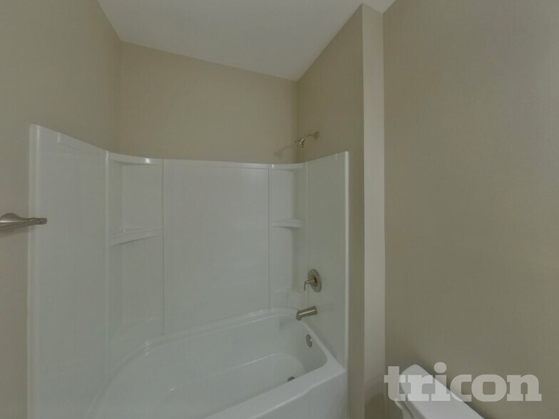 Building Photo - 105 Davenport Dr