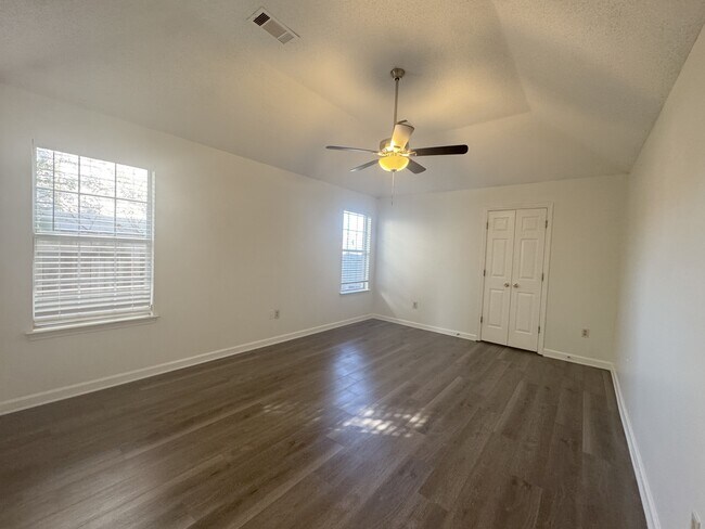Building Photo - 4926 Noel Mission Dr