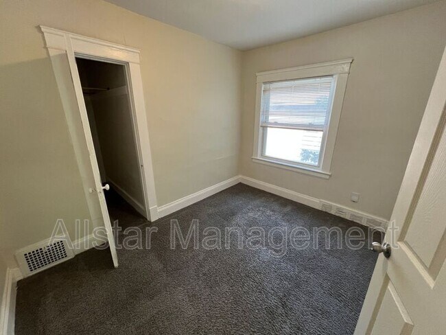 Building Photo - 3361 W 84th St