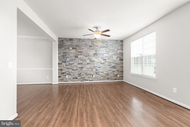Building Photo - 407 Apricot St
