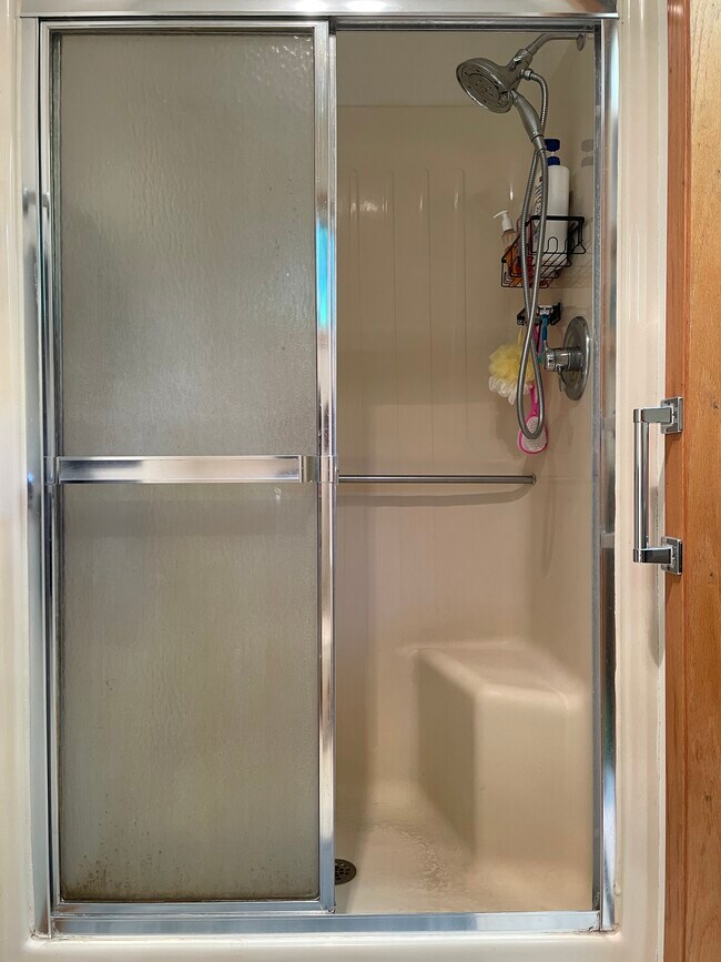 Building Photo - 2018 Greenbriar Cir