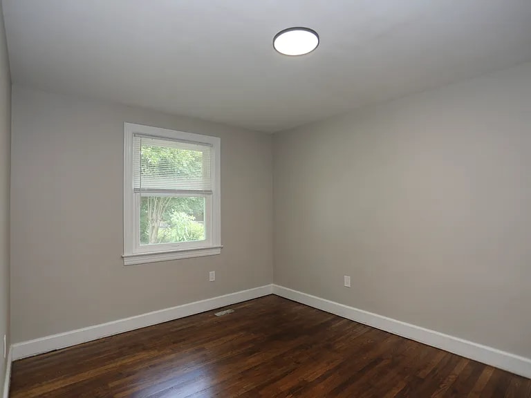 Building Photo - 219 Anderson Dr