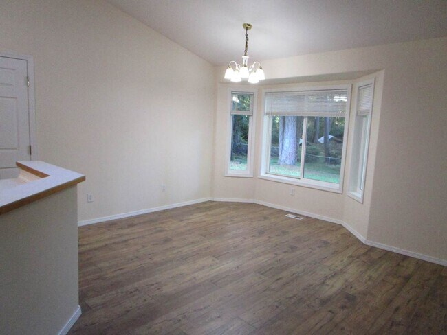 Building Photo - 3 Bedroom, 2 Bathroom Rambler located in A...
