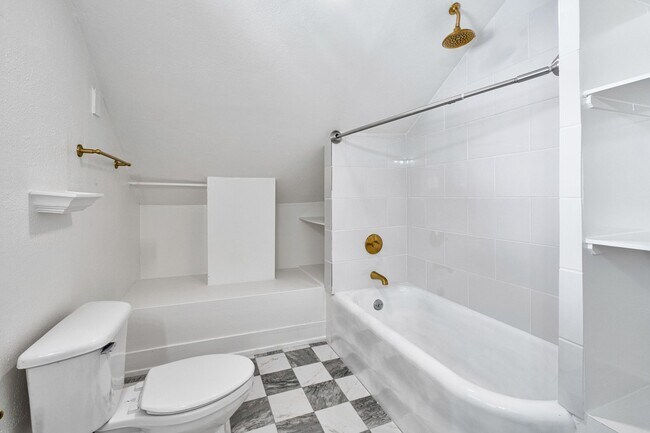 Building Photo - 903 Shoal Cliff Ct