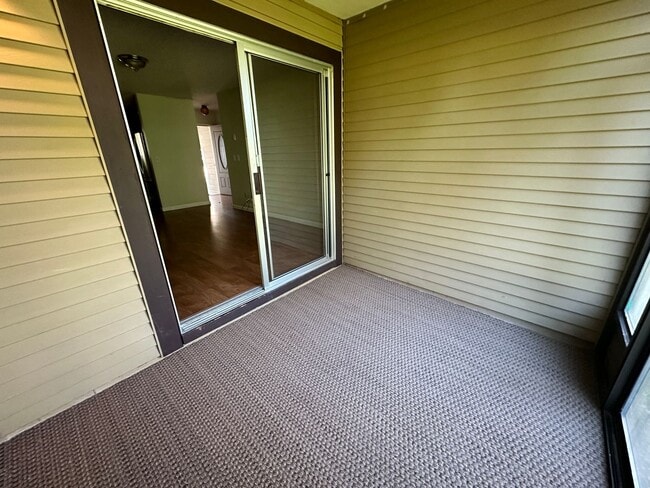 Building Photo - 3-Bedroom Unit on one level with a 1-car garage! Rent includes water-sewer and garbage!