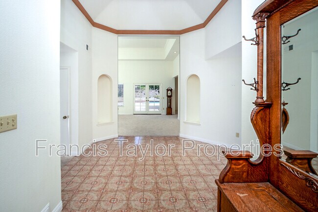 Building Photo - 3209 Avenida Hacienda