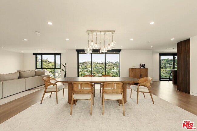 Building Photo - 2422 Apollo Dr