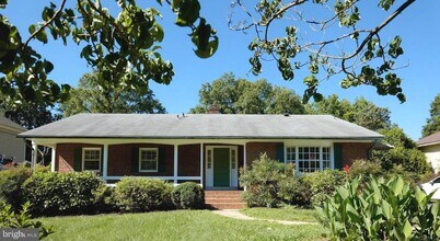 Building Photo - 2603 Beacon Hill Rd