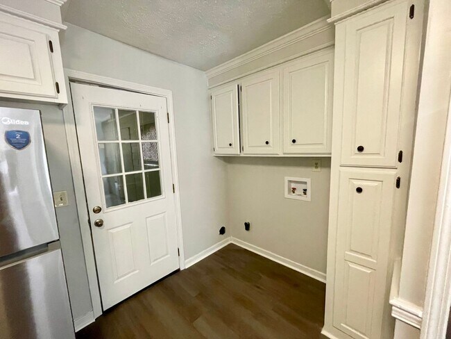 Building Photo - 176 Bellegrove Cir