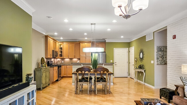 Building Photo - 203 Center Meadow Ln