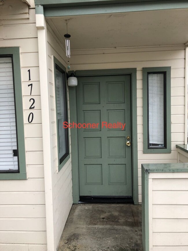 Primary Photo - CHARMING 2-STORY TOWNHOUSE IN DESIRABLE SA...