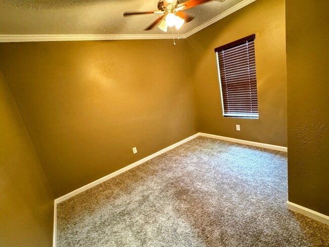 Building Photo - 507 N 78th St