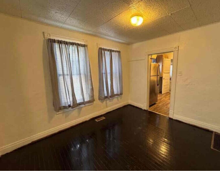 Building Photo - 1217 Taylor Ave