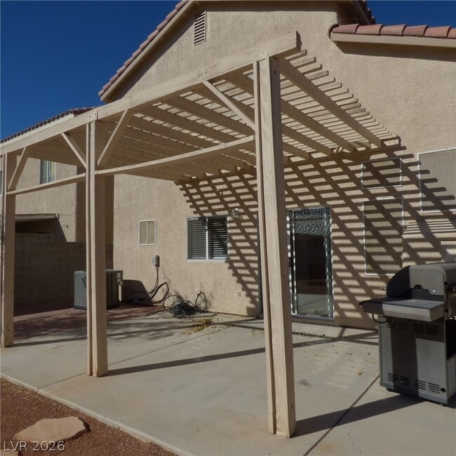 Building Photo - 5125 Meadow Rock Ave