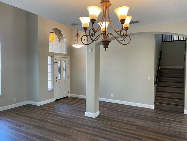 Building Photo - BEAUTIFUL 2-STORY HOME WITH POOL & 3 CAR GARAGE IN ROCKLIN!