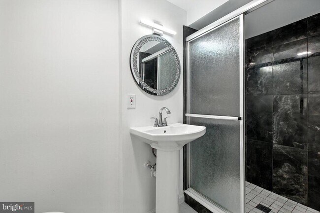 Building Photo - 8015 Steeple Chase Ct