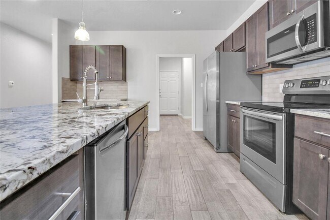 Building Photo - 629 County Rd 306