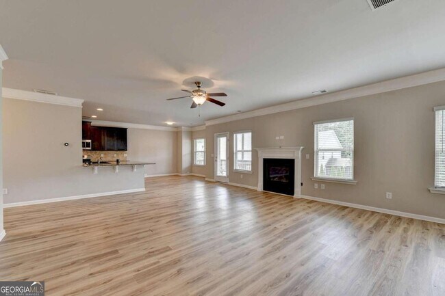 Building Photo - 648 Georgia Way