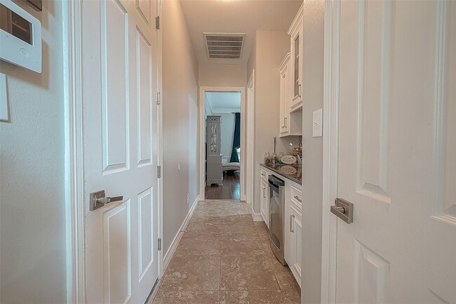 Building Photo - 8807 Stones Throw Ln