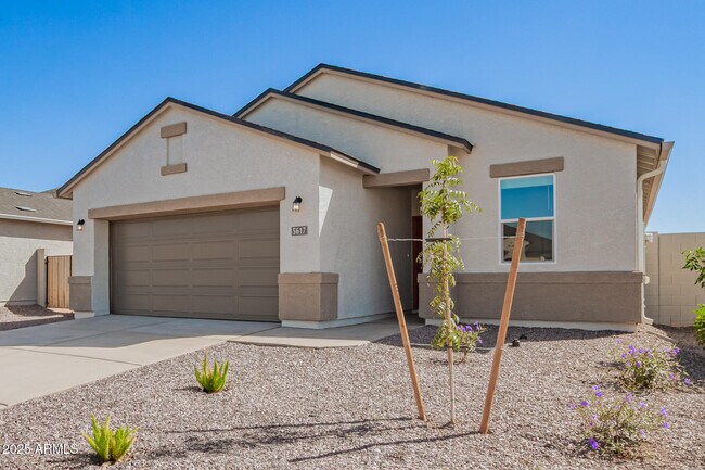 Building Photo - 5617 E Axle Ave