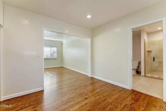 Building Photo - 420 Violet Ave