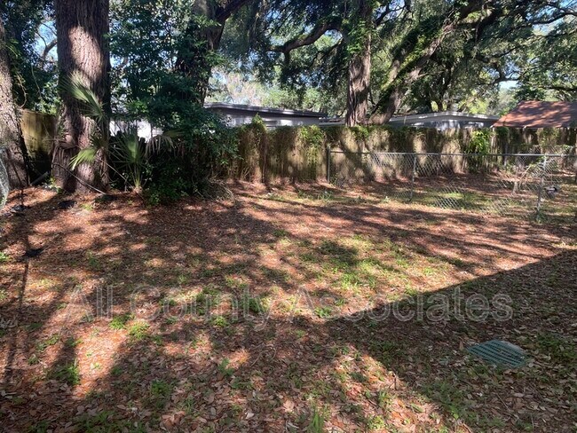 Building Photo - 8722 N 48th St