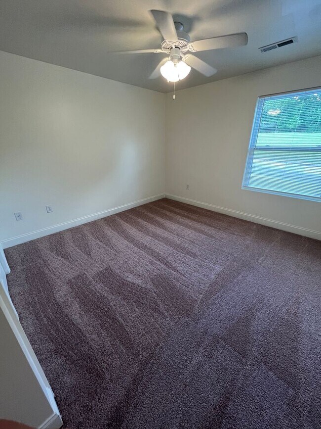 Building Photo - 1911-A/B Tabor Village Dr.