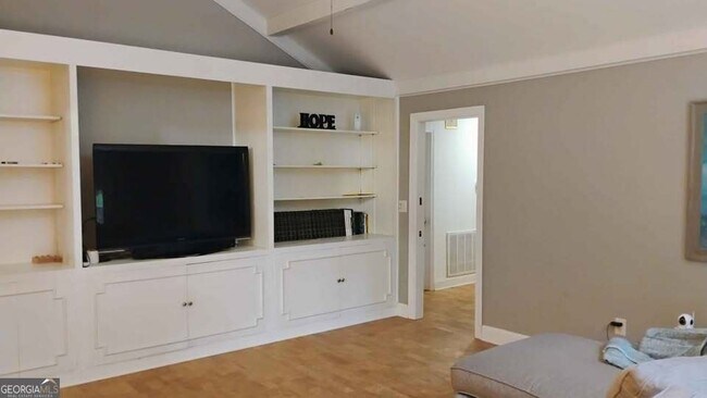 Building Photo - 2277 Overton Rd