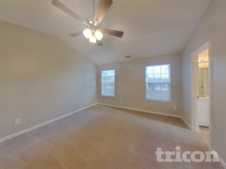 Building Photo - 106 Newbury Dr