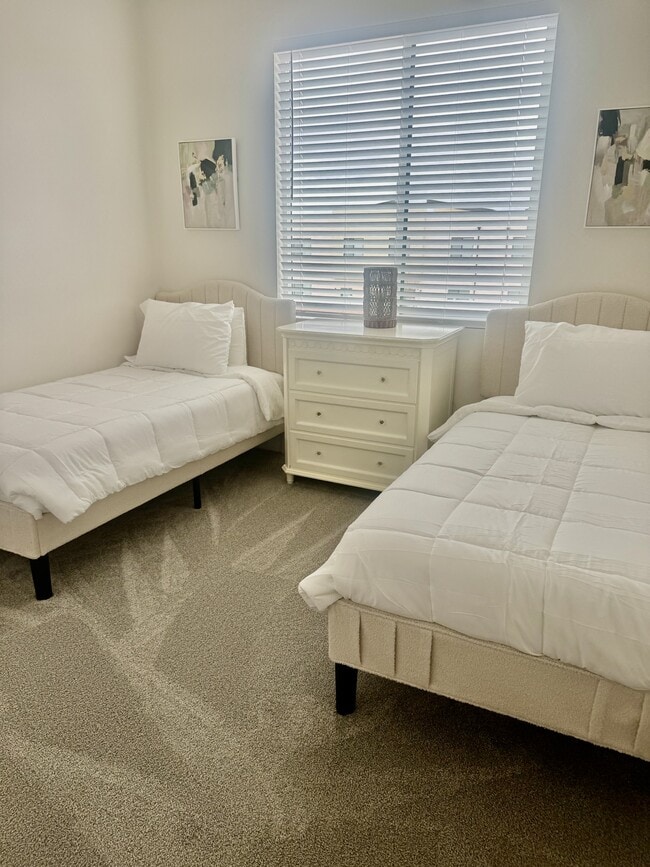 Building Photo - 4160 E 4160 S