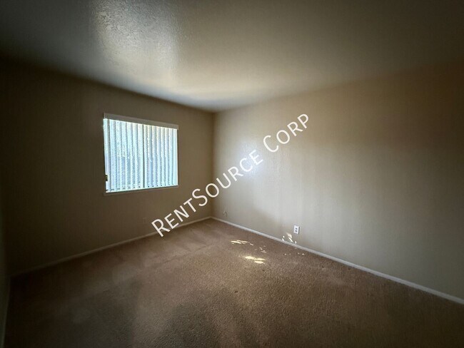 Building Photo - 44861 Laszlo St