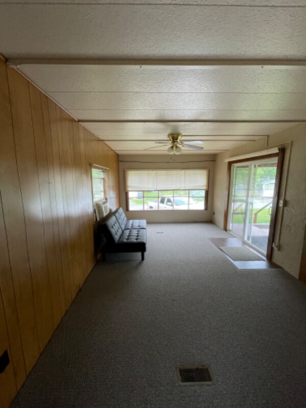 Building Photo - 318 Pearl Ln